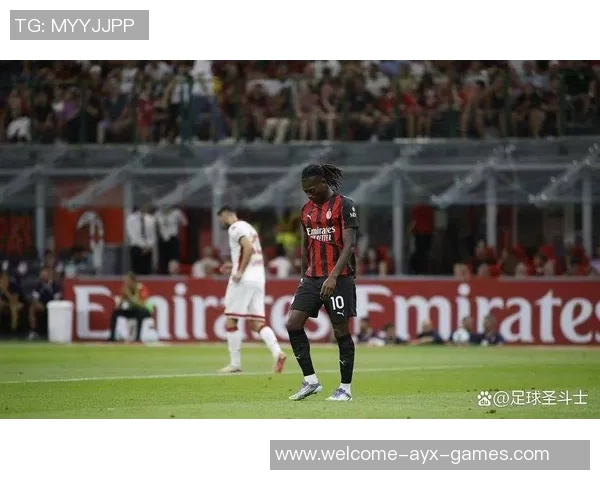 莱奥替补表现失常两度错失良机遭球迷怒斥 莱奥替补表现失常两度错失良机遭球迷怒斥