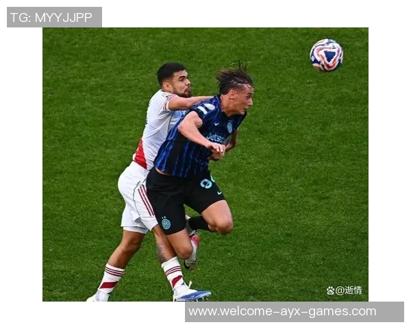 齐沃安慰皮奥错失空门展现球队团结精神与互助氛围