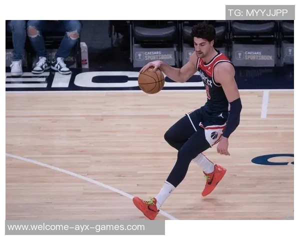 锡安全场高效表现11投9中砍下18分5篮板6助攻1抢断上半场独得16分