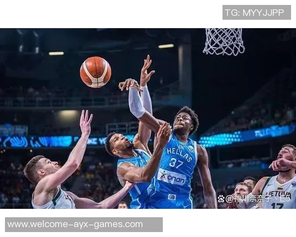 雄鹿需裁掉一名双向球员才能签下字母弟以增强球队实力 雄鹿需裁掉一名双向球员才能签下字母弟以增强球队实力