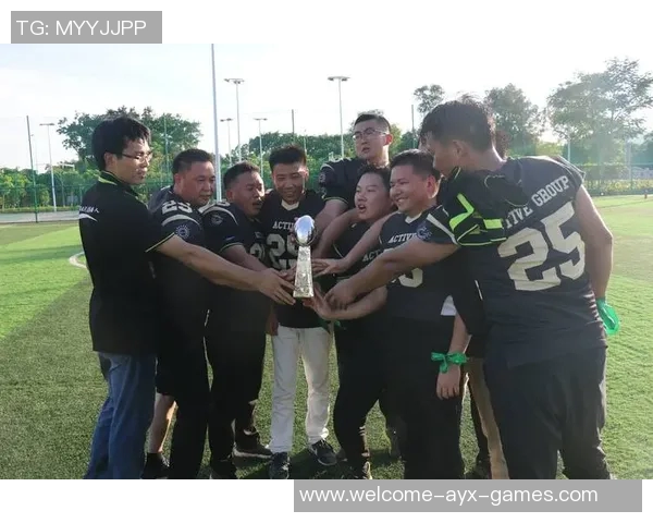 快船全队团建活动共赏橄榄球比赛并拍摄合影留念欢乐时光 快船全队团建活动共赏橄榄球比赛并拍摄合影留念欢乐时光