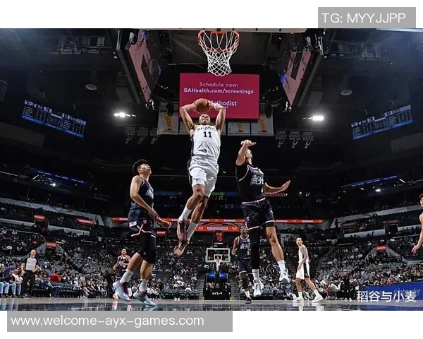 特纳状态回暖表现抢眼13投8中三分命中率高达625砍下23分6篮板4抢断1盖帽 特纳状态回暖表现抢眼13投8中三分命中率高达625砍下23分6篮板4抢断1盖帽