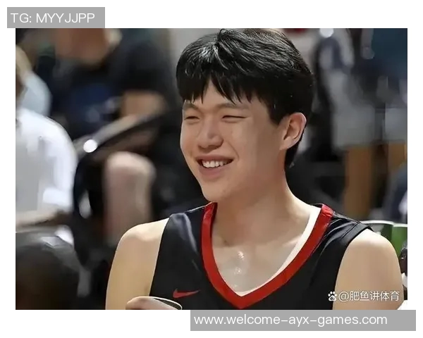 媒体人热评杨瀚森进步显著库里获得圆柱体称号引发热议