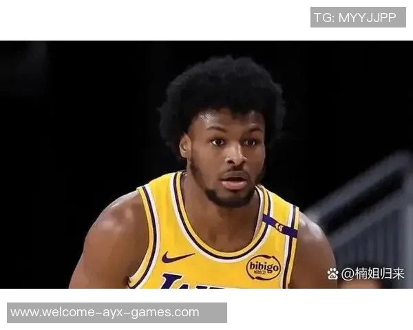 夸梅质疑布朗尼场上表现称心脏恢复但跑位意识存疑 夸梅质疑布朗尼场上表现称心脏恢复但跑位意识存疑