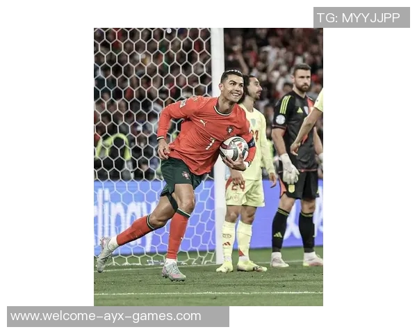 C罗生涯进球数逼近千球大关皇马曼联贡献显著